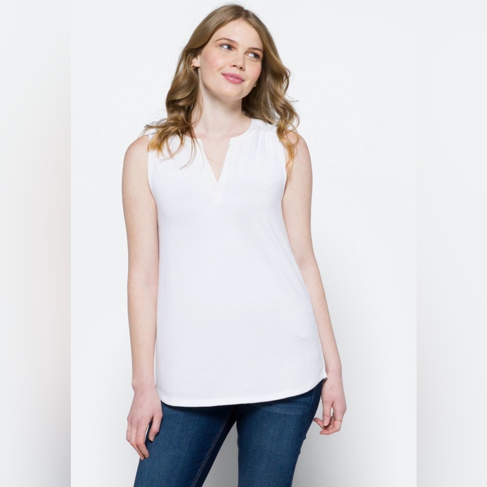 41 HAWTHORN Zariah Split Neck Mixed Material White Sleeveless Top - Size Large